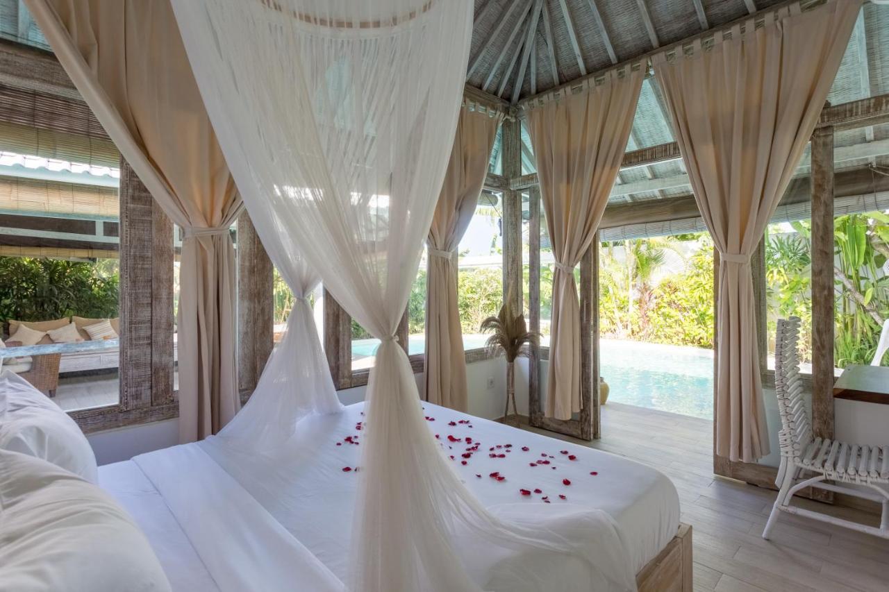 Cocowhite Villa เซมินยัค ภายนอก รูปภาพ