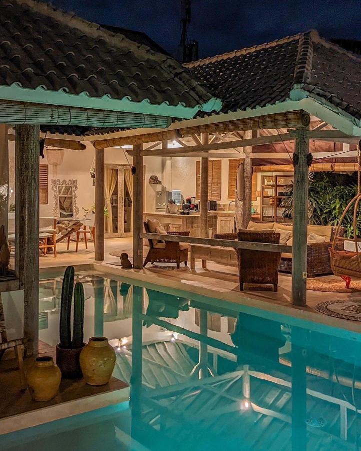 Cocowhite Villa เซมินยัค ภายนอก รูปภาพ